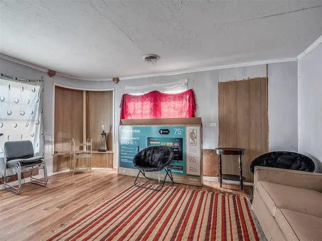 Photo 3 — 101 SW 41st Street, Oklahoma City, OK 73109