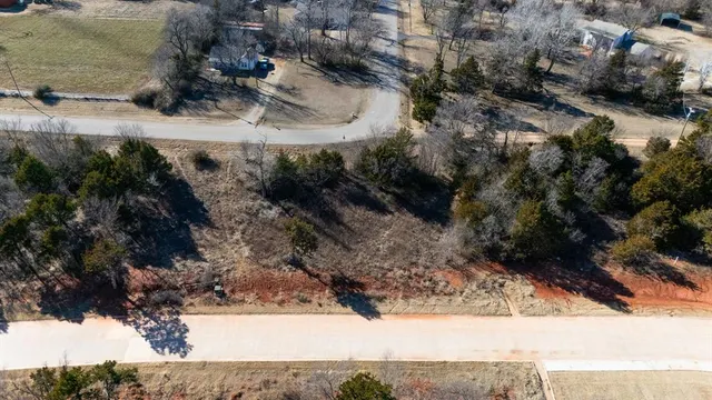 Photo 6 — 8217 Wilshire Park West Drive, Oklahoma City, OK 73116
