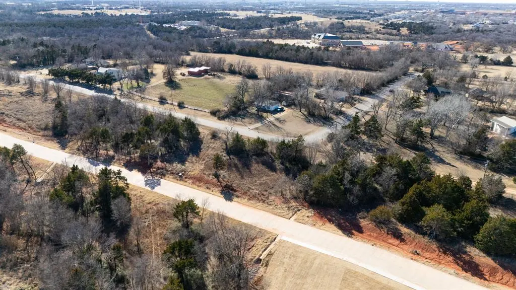 Photo 7 — 8217 Wilshire Park West Drive, Oklahoma City, OK 73116