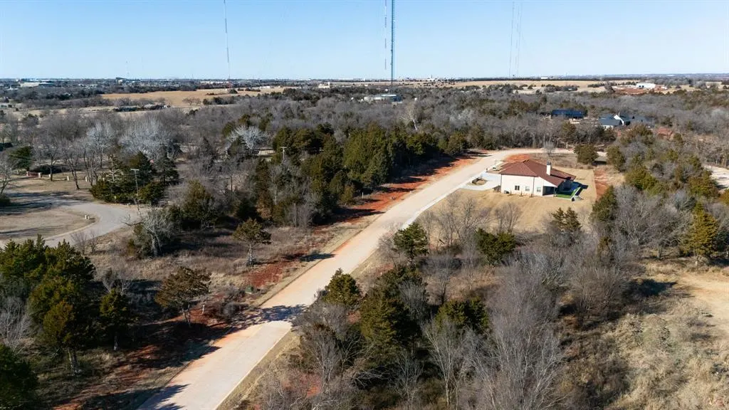Photo 11 — 8217 Wilshire Park West Drive, Oklahoma City, OK 73116