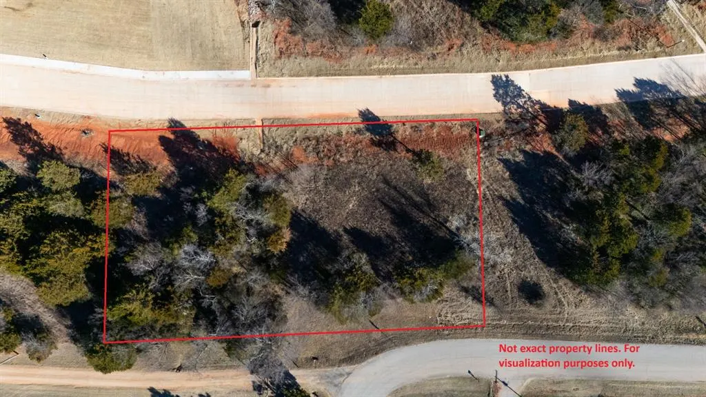 Photo 4 — 8217 Wilshire Park West Drive, Oklahoma City, OK 73116