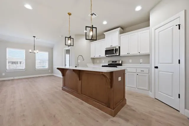 Photo 7 — 10633 SW 18th Street, Yukon, OK 73099