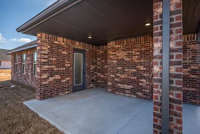 Photo 18 — 10633 SW 18th Street, Yukon, OK 73099