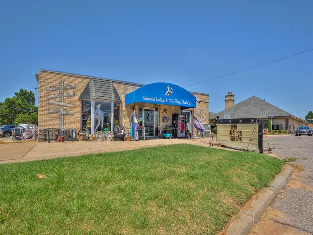 Photo 2 — 6726 NW 38th Street, Bethany, OK 73008