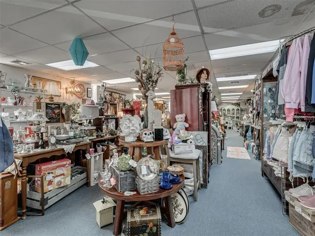 Photo 8 — 6726 NW 38th Street, Bethany, OK 73008