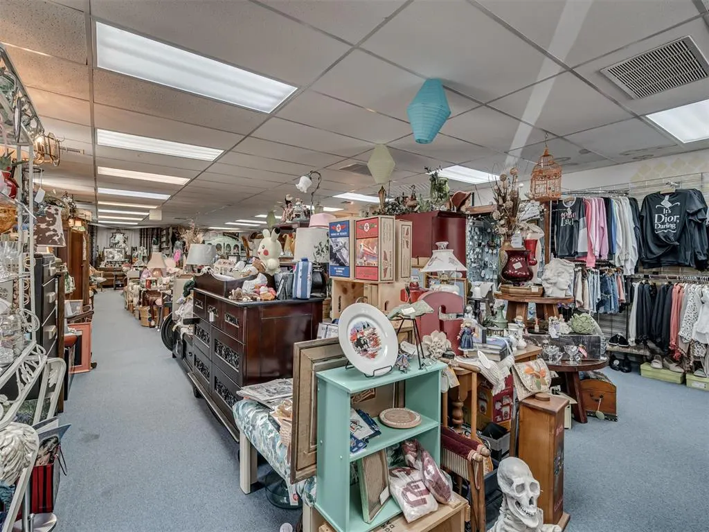 Photo 9 — 6726 NW 38th Street, Bethany, OK 73008