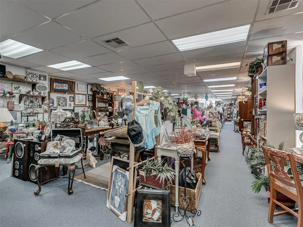 Photo 10 — 6726 NW 38th Street, Bethany, OK 73008