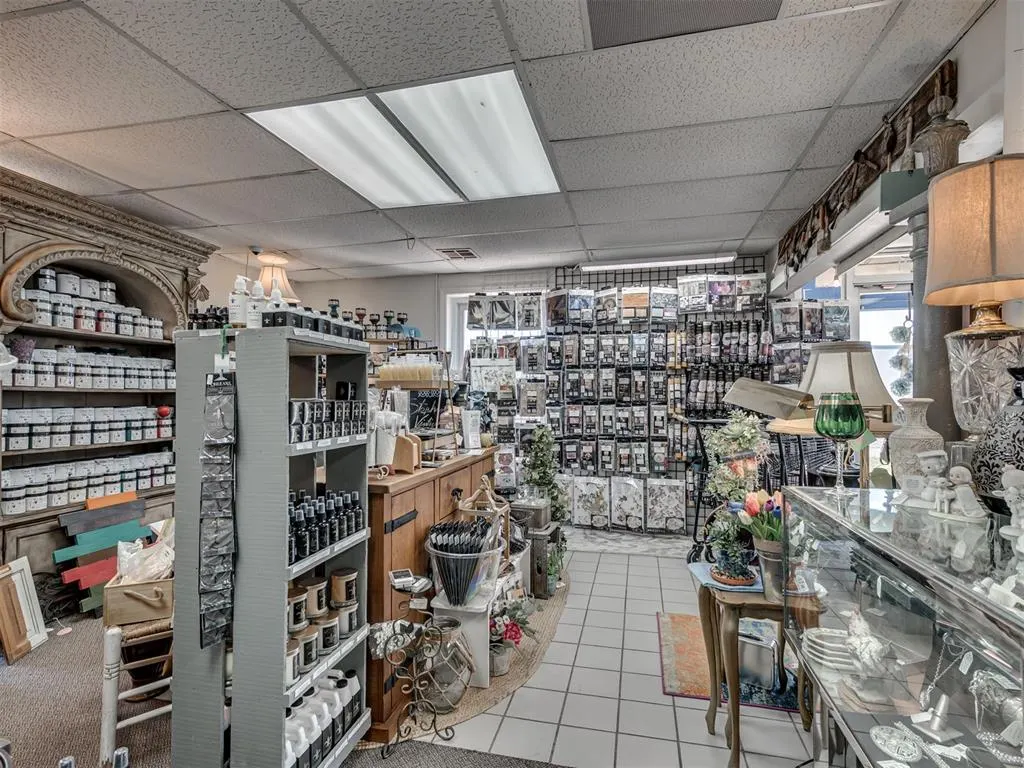 Photo 13 — 6726 NW 38th Street, Bethany, OK 73008