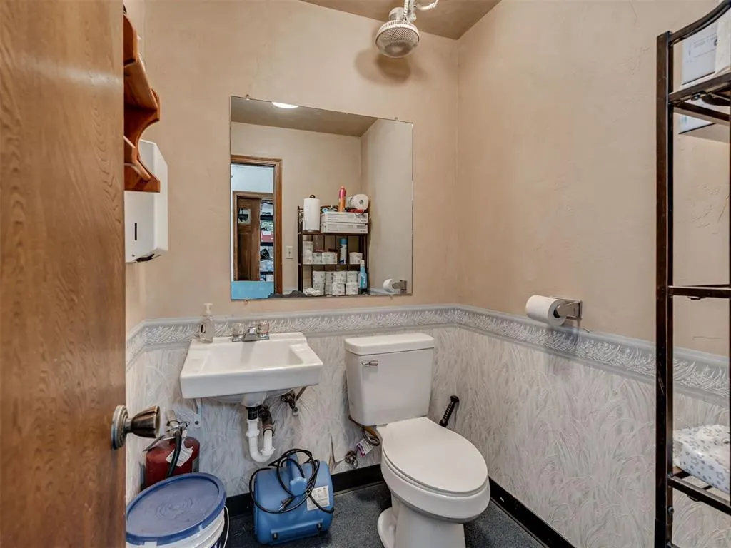 Photo 19 — 6726 NW 38th Street, Bethany, OK 73008