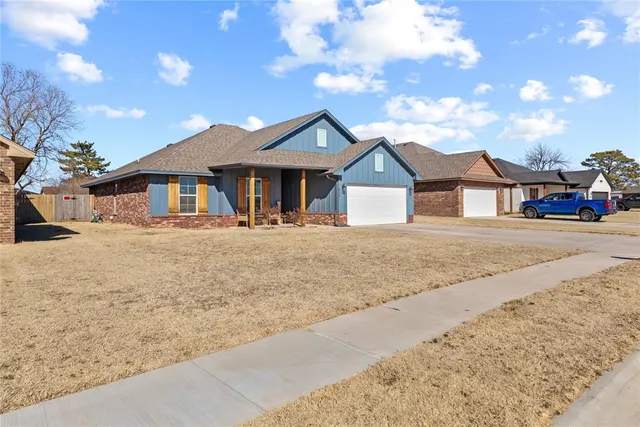 Photo 2 — 4722 Sandhill, Enid, OK 73703