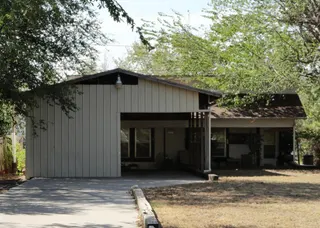 Sold home at 114 W Himes Street