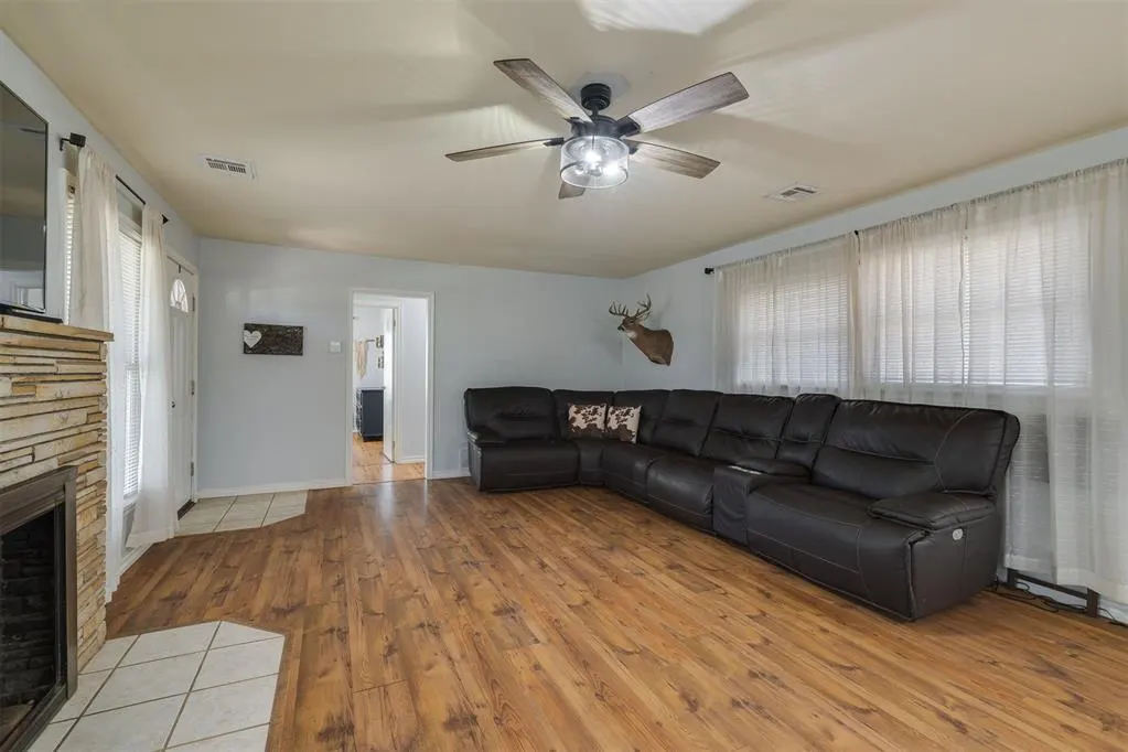Photo 8 — 321 Landsaw Drive, Chandler, OK 74834