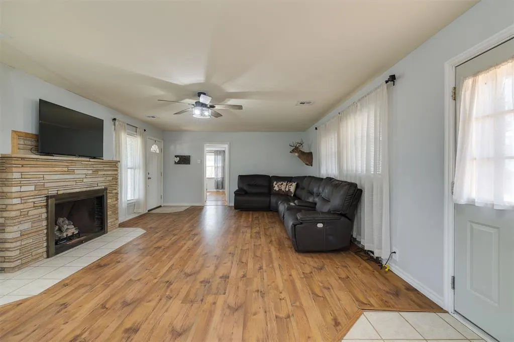 Photo 9 — 321 Landsaw Drive, Chandler, OK 74834