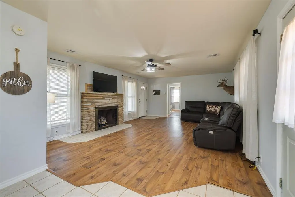 Photo 10 — 321 Landsaw Drive, Chandler, OK 74834