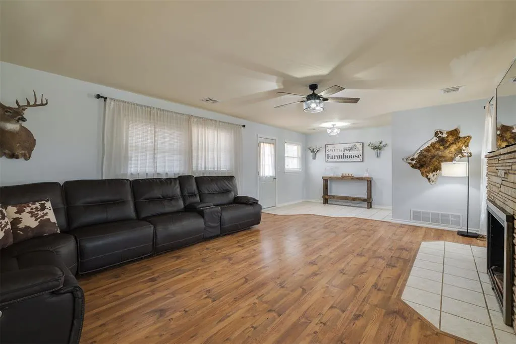 Photo 13 — 321 Landsaw Drive, Chandler, OK 74834