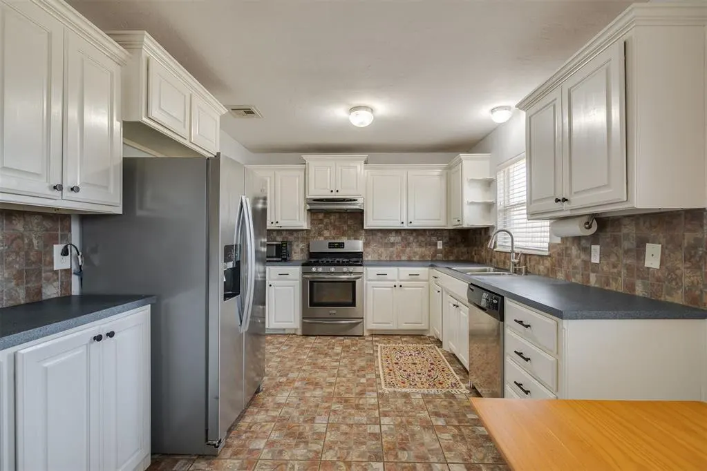 Photo 17 — 321 Landsaw Drive, Chandler, OK 74834
