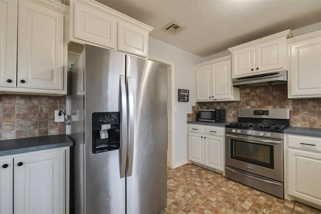 Photo 19 — 321 Landsaw Drive, Chandler, OK 74834