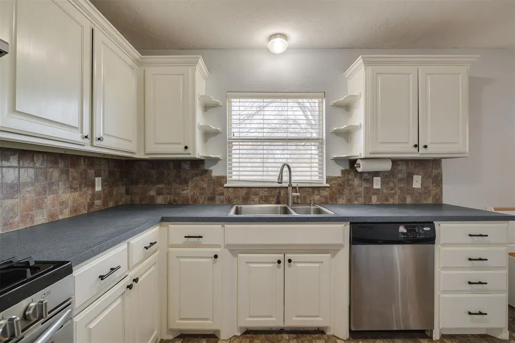 Photo 20 — 321 Landsaw Drive, Chandler, OK 74834