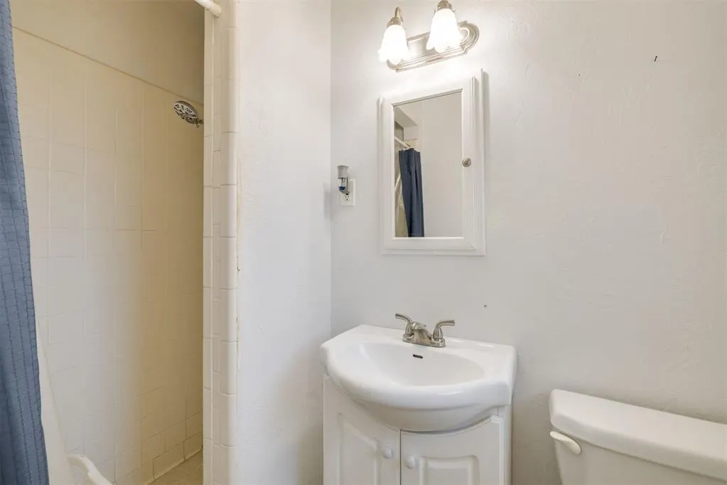 Photo 38 — 321 Landsaw Drive, Chandler, OK 74834