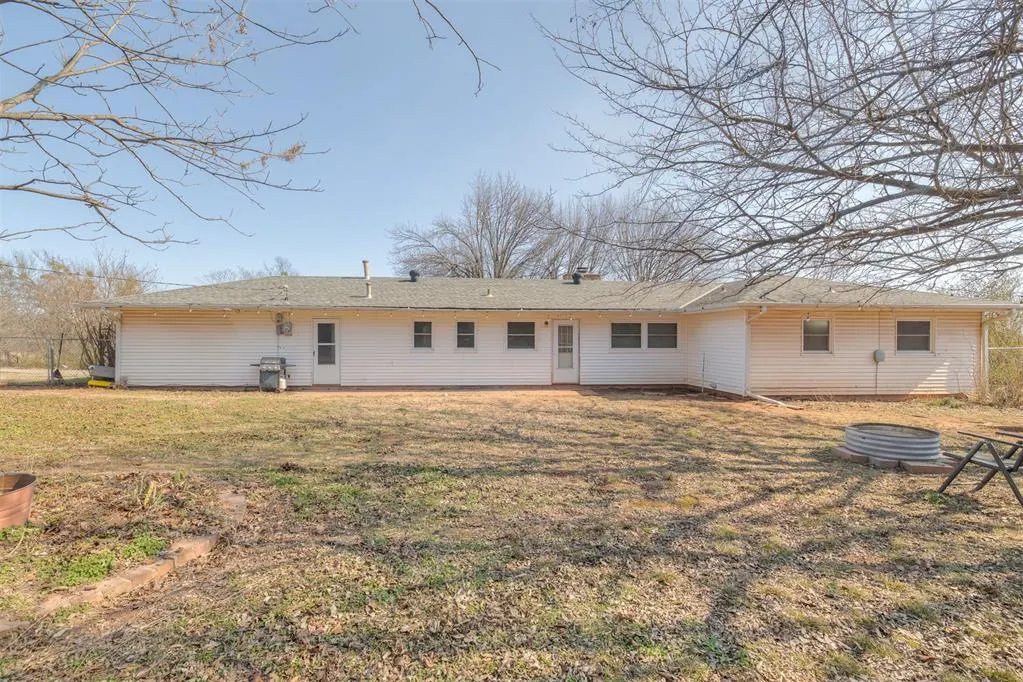 Photo 40 — 321 Landsaw Drive, Chandler, OK 74834