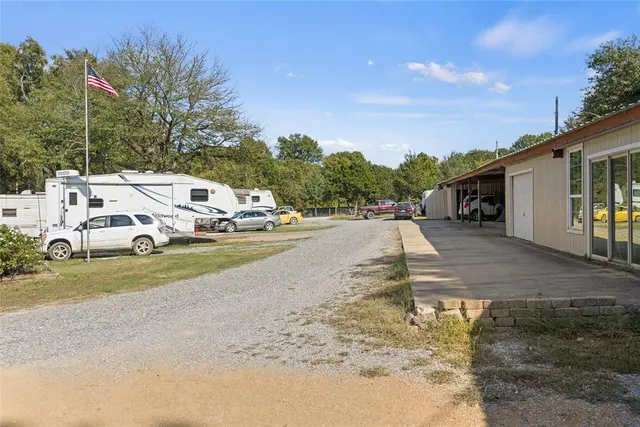 Photo 4 — 456 Crowder Road, Mead, OK 73449