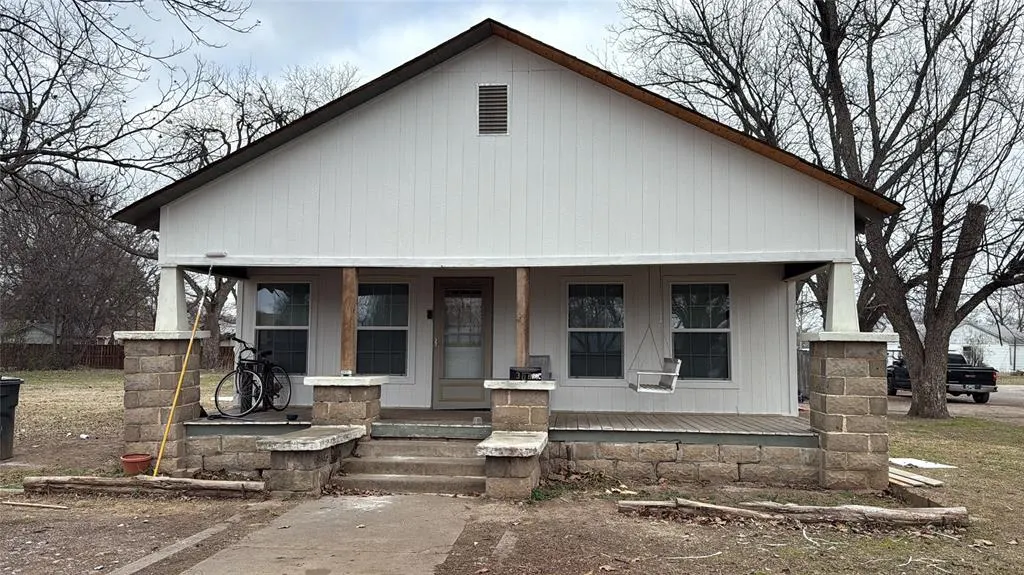 Front exterior — 308 S 7th Street, Davis, OK 73030