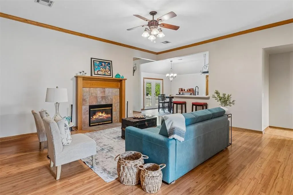 Photo 4 — 1909 Del Simmons Drive, Edmond, OK 73003