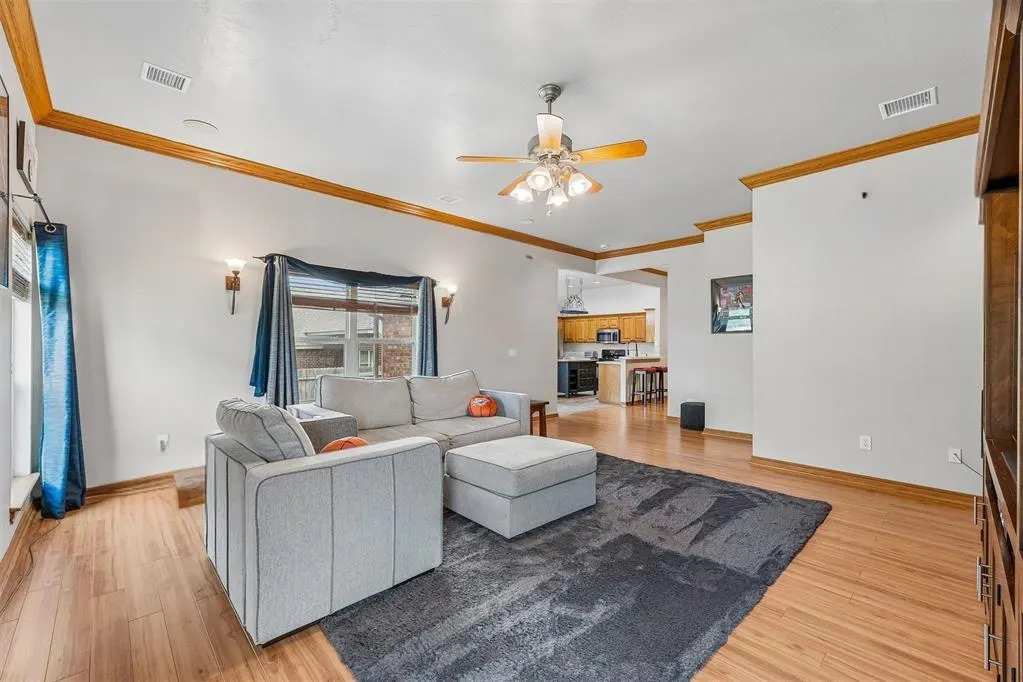 Photo 8 — 1909 Del Simmons Drive, Edmond, OK 73003