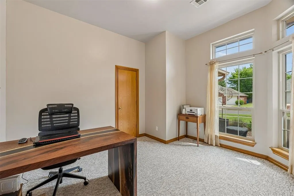 Photo 9 — 1909 Del Simmons Drive, Edmond, OK 73003