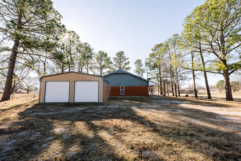 Photo 2 — 111 Jameson Drive, Wynnewood, OK 73098