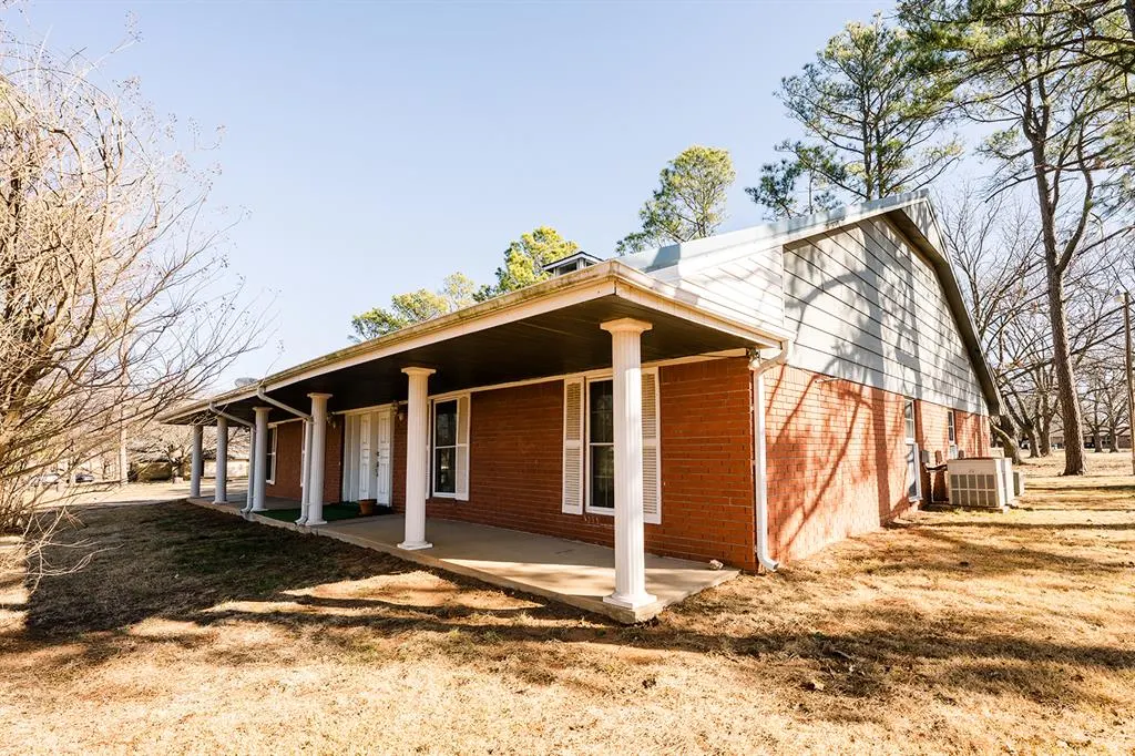 Photo 7 — 111 Jameson Drive, Wynnewood, OK 73098