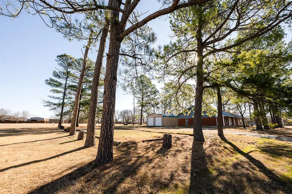 Photo 9 — 111 Jameson Drive, Wynnewood, OK 73098