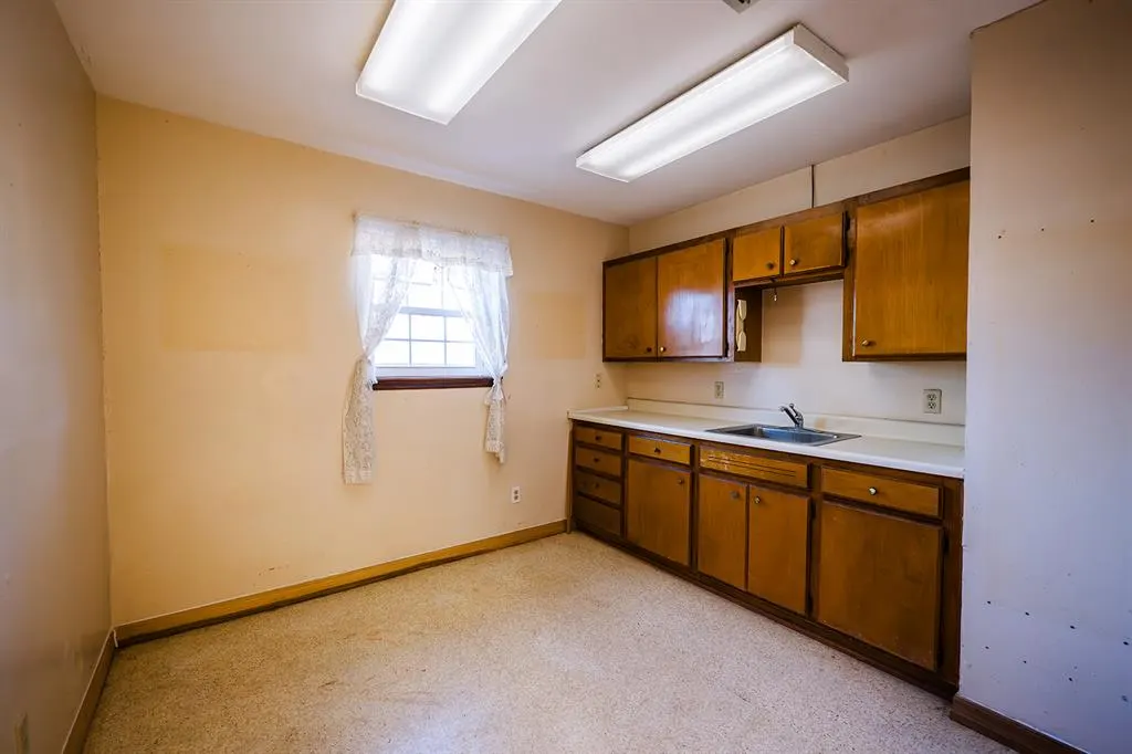 Photo 20 — 111 Jameson Drive, Wynnewood, OK 73098