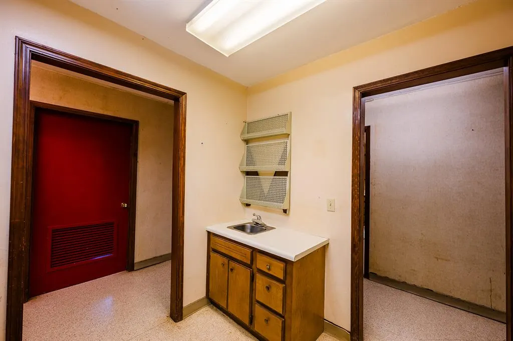 Photo 23 — 111 Jameson Drive, Wynnewood, OK 73098