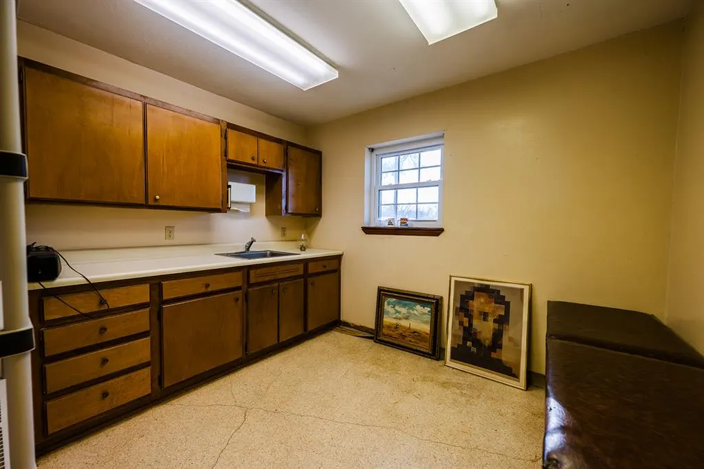 Photo 34 — 111 Jameson Drive, Wynnewood, OK 73098