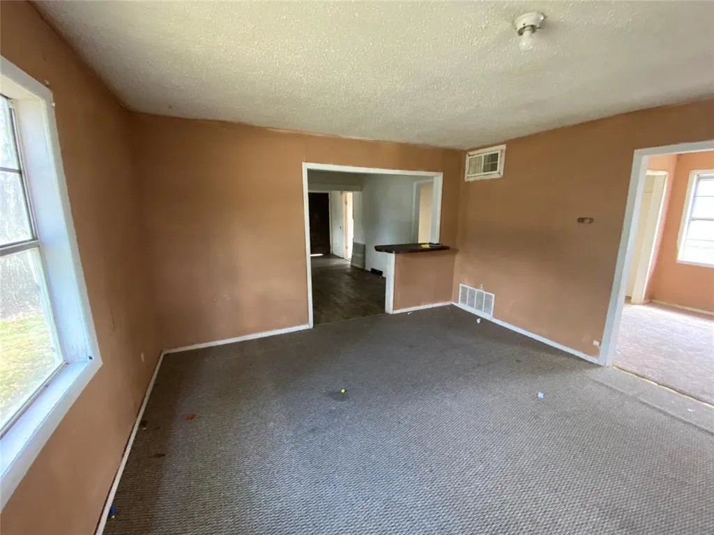 Photo 3 — 501 E Broadway, Okemah, OK 74859