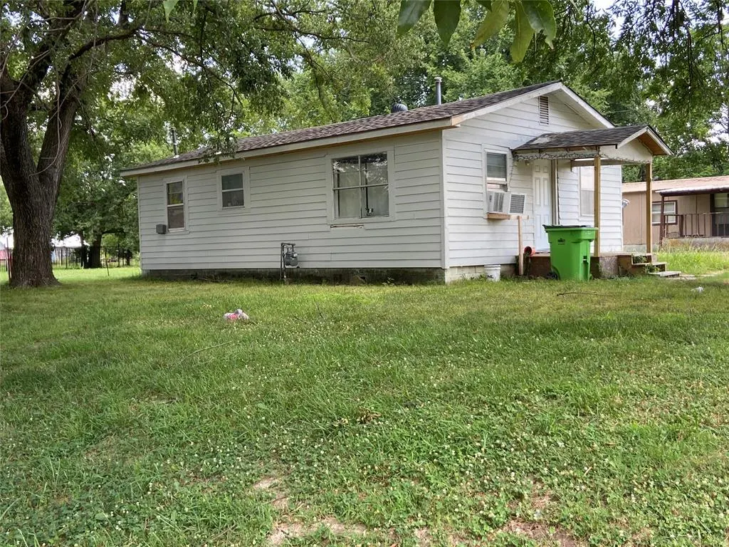 Photo 18 — 501 E Broadway, Okemah, OK 74859