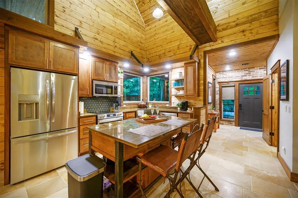 Photo 10 — 667 Chinook Road, Broken Bow, OK 74728