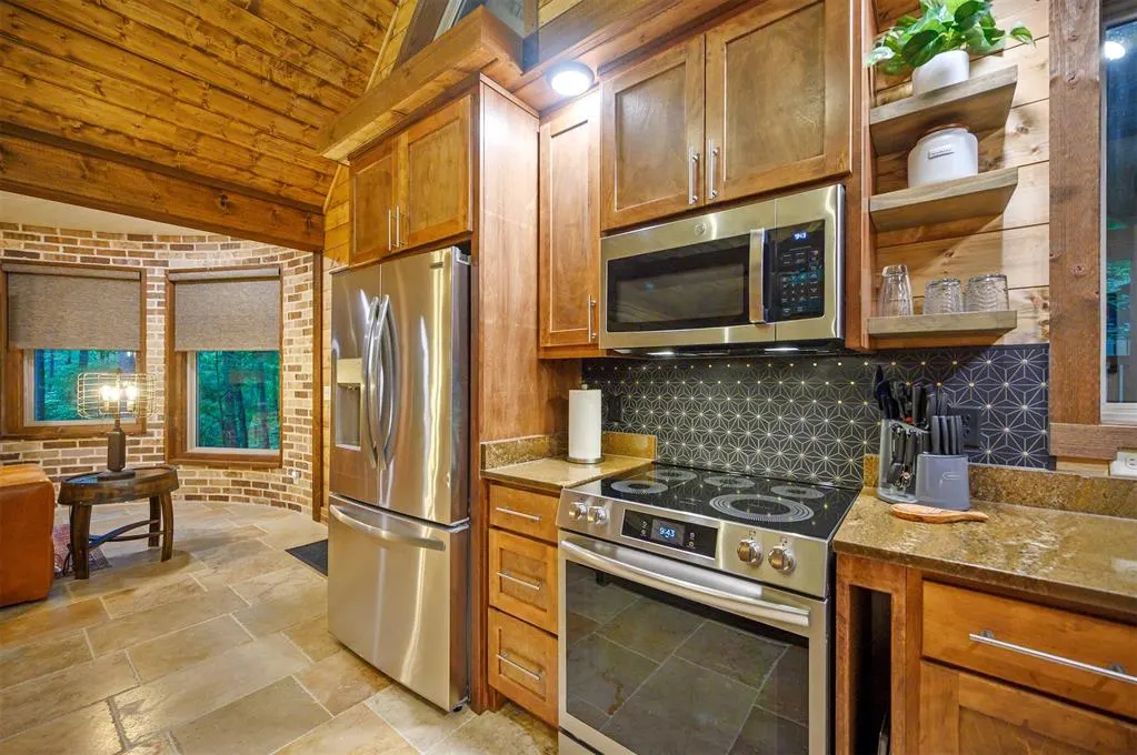 Photo 12 — 667 Chinook Road, Broken Bow, OK 74728