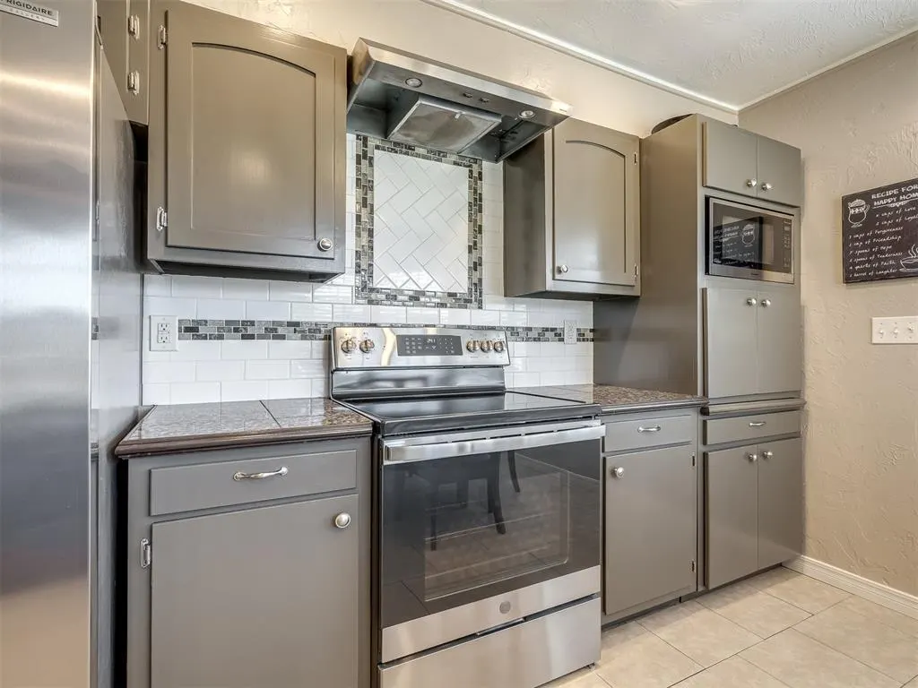 Photo 12 — 3125 NW 70th Street, Oklahoma City, OK 73116