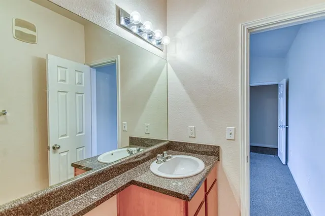 Photo 4 — 2200 Classen Boulevard 14131, Norman, OK 73071