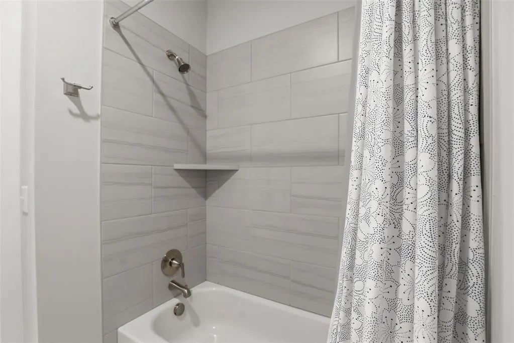 Photo 11 — 8616 Snow Court, Edmond, OK 73007