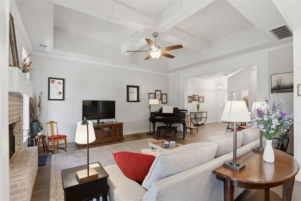 Photo 3 — 8616 Snow Court, Edmond, OK 73007