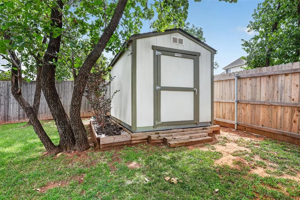 Photo 21 — 8616 Snow Court, Edmond, OK 73007