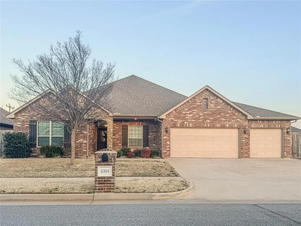 Front exterior — 4304 St Augustine Street, Mustang, OK 73064