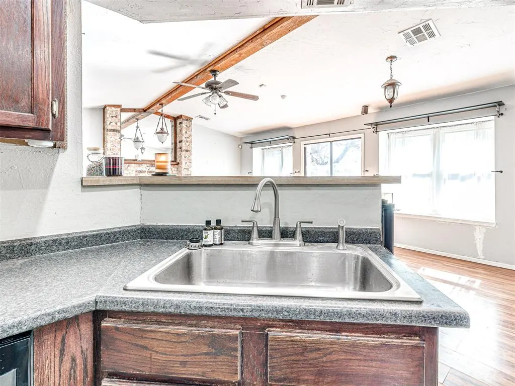 Photo 10 — 2416 Pennington Avenue, Edmond, OK 73012