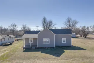 Sold home at 109 E Cummings Avenue