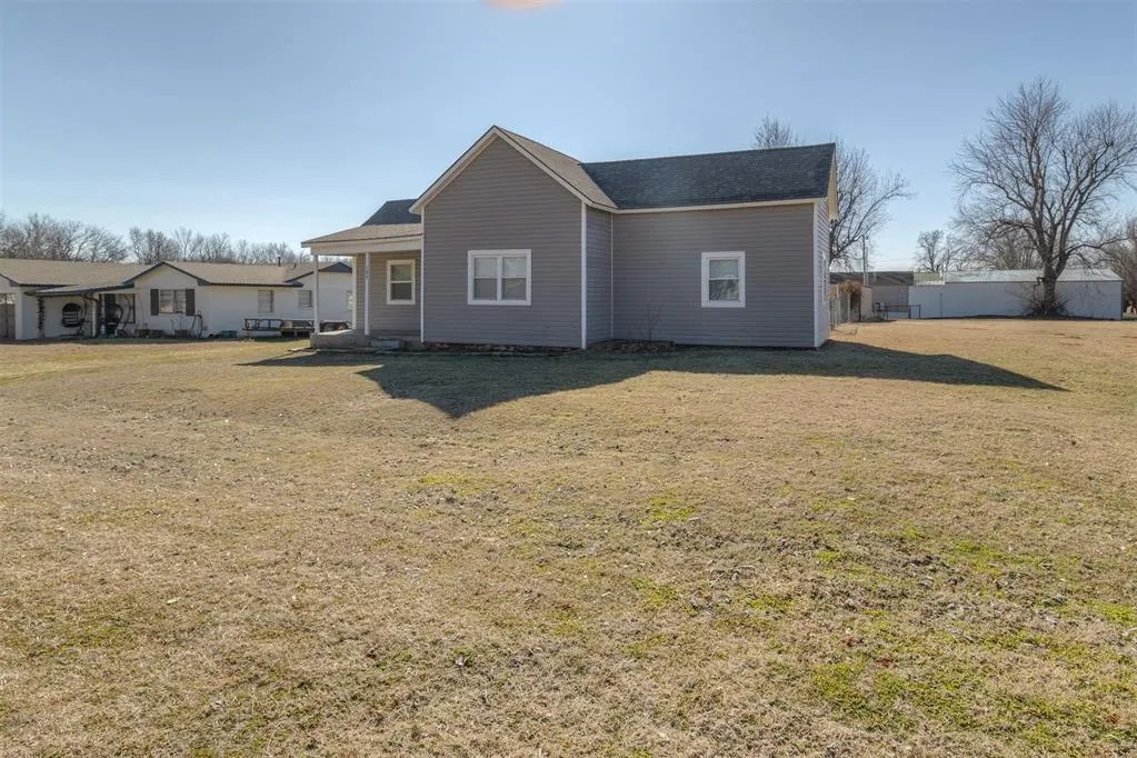 Photo 4 — 109 E Cummings Avenue, Mulhall, OK 73063