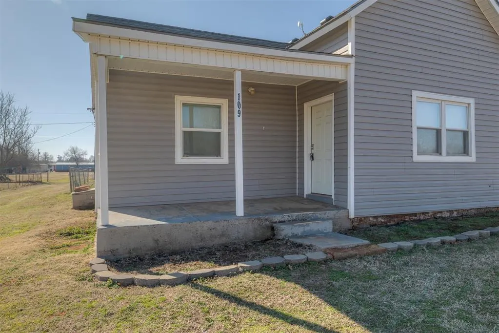 Photo 6 — 109 E Cummings Avenue, Mulhall, OK 73063