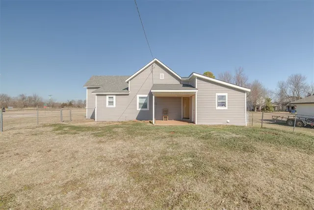 Photo 7 — 109 E Cummings Avenue, Mulhall, OK 73063